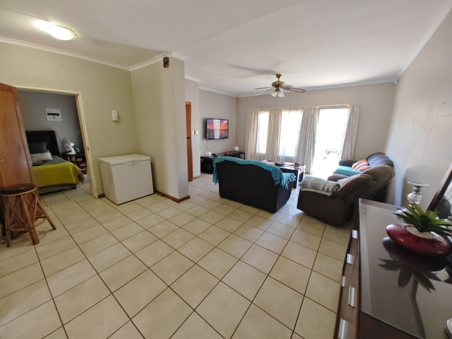 3 Bedroom Property for Sale in Langenhovenpark Free State